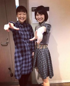 弓木英梨乃とMegu（画像は『ぽんちゃさん　2017年12月6日付Instagram「弓木ちゃん」』のスクリーンショット）