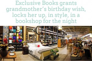 天国に本屋があったらこんな感じ？（画像は『Exclusive book blog　2018年1月8日付「Exclusive Books grants grandmother’s birthday wish, locks her up, in style, in a bookshop for the night」』のスクリーンショット）