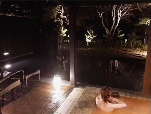 京都・天橋立で温泉に入る菊地亜美（画像は『菊地亜美　2018年1月4日付Instagram「まったり…」』のスクリーンショット）