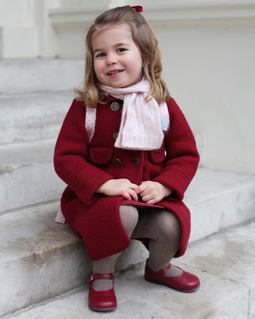 もうすぐお姉ちゃんになります！（画像は『Kensington Palace　2018年1月9日付Instagram「The Duke and Duchess of Cambridge are very pleased to share two photographs of Princess Charlotte at Kensington Palace this morning.」』のスクリーンショット）