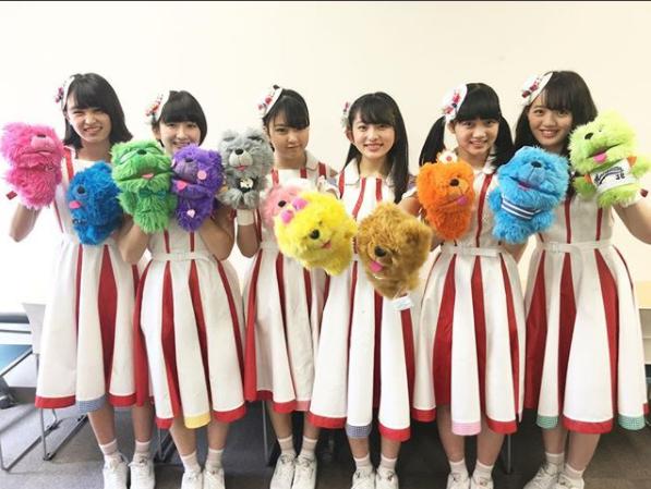 ばってん少女隊の6人（画像は『ばってん少女隊☆battenshowjotai　2018年3月31日付Instagram「今日は、大阪・あべのキューズモールさんにお邪魔しました！」』のスクリーンショット）