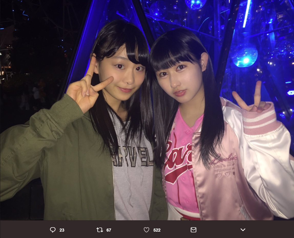 瀧脇笙古と山本杏奈（画像は『山本杏奈　2018年4月13日付Twitter「東京ドームで、しょこに会えたよ～」』のスクリーンショット）