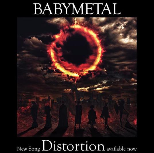  BABYMETALの新曲『Distortion』のビジュアル（画像は『BABYMETAL　2018年5月8日付Instagram「New song “Distortion” is available NOW」』のスクリーンショット）