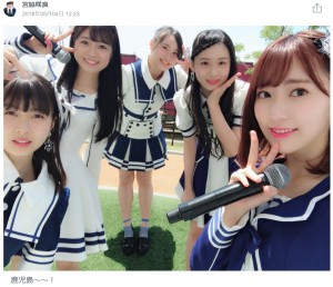 前列右が宮脇咲良（画像は『宮脇咲良（HKT48/AKB48）のトーク　2018年5月4日付755「鹿児島～～！」』のスクリーンショット）