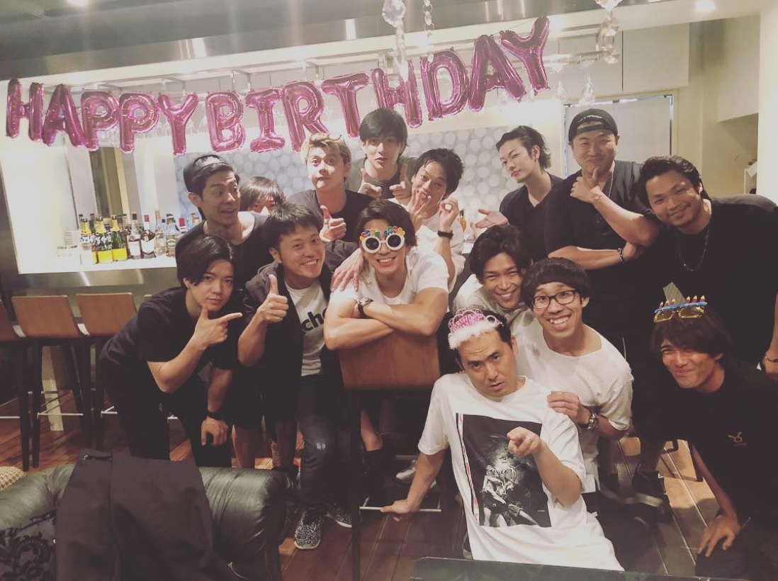 三浦翔平の誕生会で（画像は『shohei miura/三浦翔平　2018年6月4日付Instagram「30歳になりました。」』のスクリーンショット）