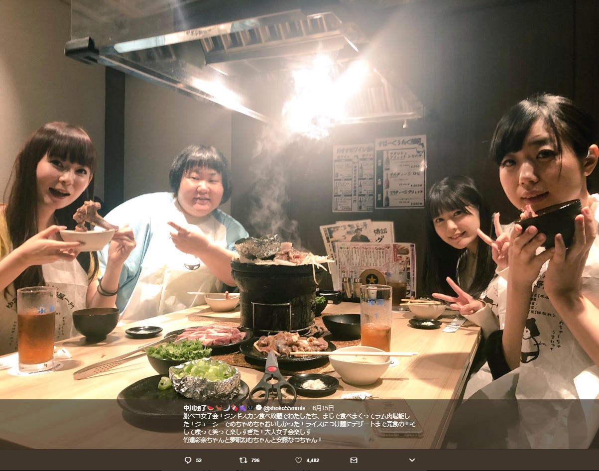 「すごいメンツ」の声も（画像は『中川翔子　2018年6月16日付Twitter「腹ペコ女子会！ジンギスカン食べ放題でわたしたち、まじで食べまくってラム肉堪能した！」』のスクリーンショット）