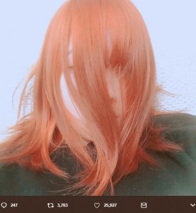 橋本環奈の顔が見えないすっぴん写真（画像は『橋本環奈　2018年7月27日付Twitter「待ち時間にカメラロール遡ってました。」』のスクリーンショット）