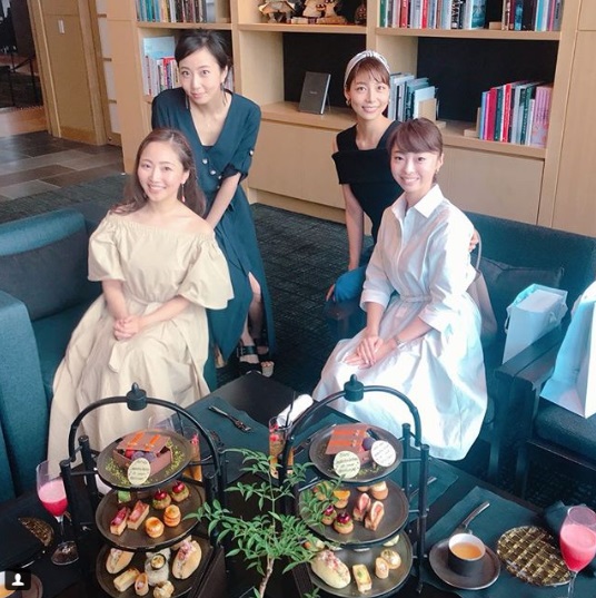 相武紗季が投稿した姉妹会の写真（画像は『Aibu Saki　2018年6月29日付Instagram「素敵な時間をありがとう」』のスクリーンショット）