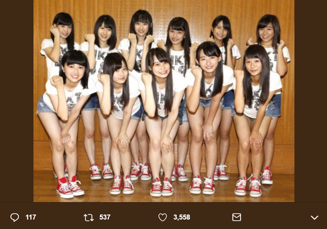 2016年7月12日、HKT48コンサートでお披露目された時の4期生（画像は『豊永阿紀　2018年10月2日付Twitter「お披露目ぶりのサンパレス、エモエモのエモすぎん？」』のスクリーンショット）