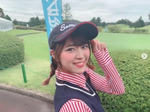 ゴルフスタイルの山内鈴蘭（画像は『山内鈴蘭 suzuran yamauchi　2018年10月8日付Instagram「今日は女子プロのスターツレディースゴルフのプロアマ大会に初めて!!参加させて頂きました」』のスクリーンショット）