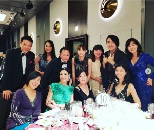 晩餐会で豪華メンバーと（画像は『Mika Ahn　2018年12月19日付Instagram「東京會舘の新本館開場を記念しての晩餐会」』のスクリーンショット）