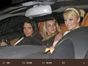 2006年に話題になったリンジー・ローハン、ブリトニー・スピアーズ、パリス・ヒルトン（画像は『Paris Hilton　2017年11月27日付Twitter「11 years anniversary today since the first coming of The Holy Trinity！」』のスクリーンショット）