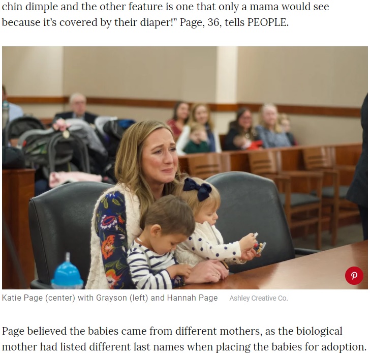 ハンナちゃんの正式な養子縁組が決定し、涙ぐむケイティーさん（画像は『PEOPLE.com　2019年1月18日付「Mom Learns Her 2 Adopted Kids Are Biological Siblings: ‘They Were Meant to Find Each Other’」（Ashley Creative Co.）』のスクリーンショット）