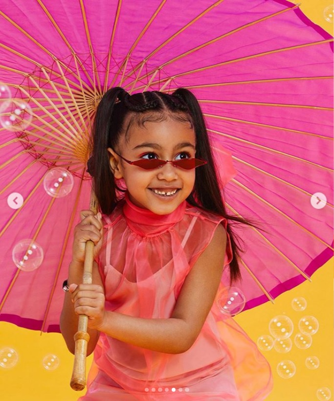 ノースちゃんの雑誌登場にキムも大喜び（画像は『Kim Kardashian West　2019年2月22日付Instagram「My most stylish and beautiful baby girl North shot her 1st cover for ＠wwd !!!!」（＠jucophoto）』のスクリーンショット）