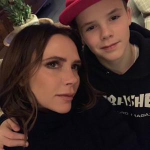 「ママにそっくり！」の声多数（画像は『Victoria Beckham　2019年2月20日付Instagram「I can’t believe you are 14 today!!!」』のスクリーンショット）