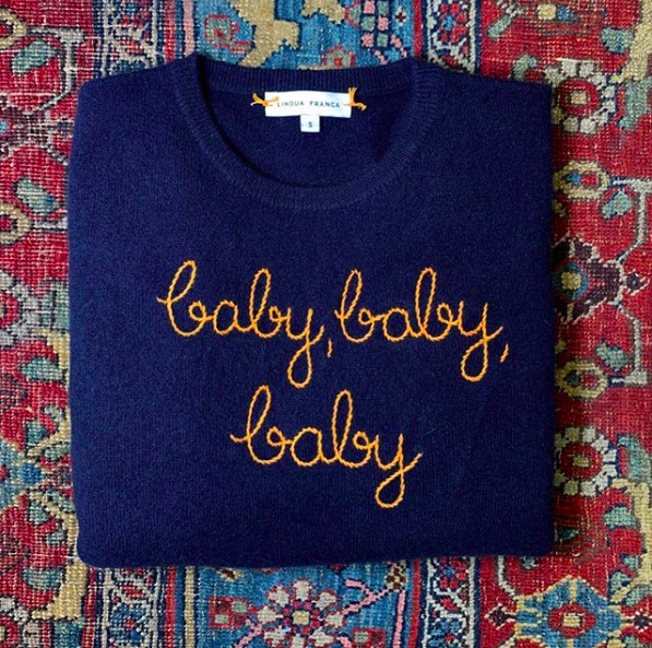 メーガン妃が贈ったとされるオーダーメイドのセーター（画像は『Lingua Franca　2019年3月1日付Instagram「Any guesses whose baby shower we sent dozens of these to?」』のスクリーンショット）