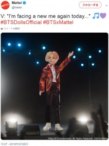 BTSメンバー「V」を模した人形（画像は『Mattel　2019年3月26日付Twitter「V: “I’m facing a new me again today...”」』のスクリーンショット）
