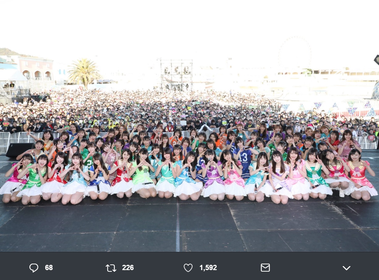 『LAGUNA MUSIC FES.2019　Vol.3 SKE48プレミアムライブ』にて（画像は『斉藤真木子（SKE48）　2019年3月24日付Twitter「＃ラグーナミュージックフェス2019 青い空に、白い雲。真っ昼間からの野外ライブ、最高な時間をありがとうございました！」』のスクリーンショット）