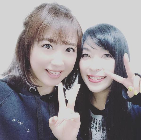 川田裕美とSATOKO（画像は『SATOKO　2019年2月20日付Instagram「かあいい方に再会しつつ演奏しまくった1日。」』のスクリーンショット）