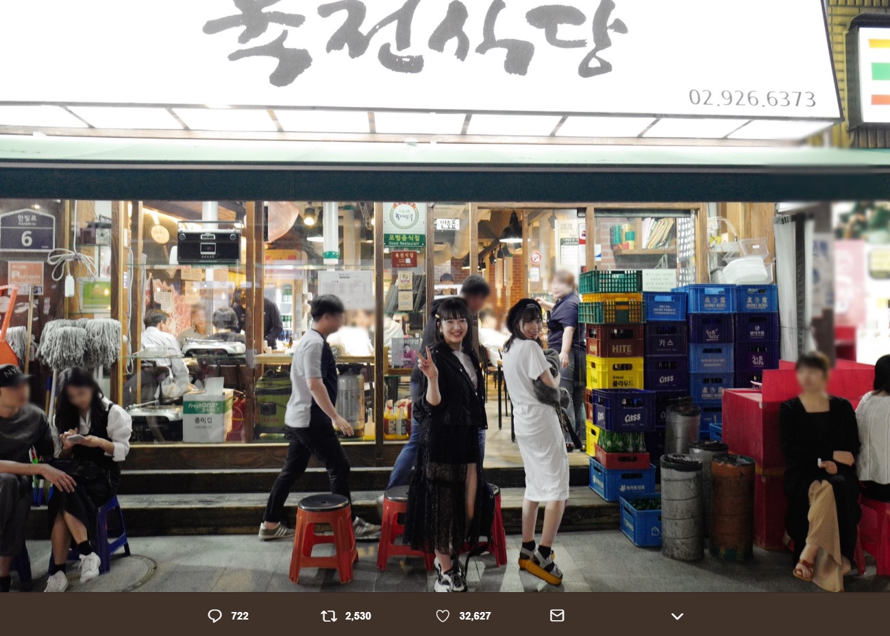 韓国でグルメスポットを巡る田島芽瑠と指原莉乃（画像は『指原莉乃　2019年5月12日付Twitter「2連休をいただいて…弾丸で遊びに行ってました！」』のスクリーンショット）