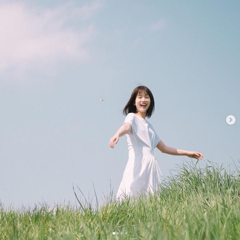 アイドルのような弘中綾香アナ（画像は『弘中綾香（公式）　2019年4月30日付Instagram「＃平成最後の日」』のスクリーンショット）