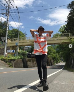 スリムな体型を維持しているRIKACO（画像は『RIKACO　2019年5月23日付Instagram「今日は埼玉 秩父 ヒルナンデス のツアー旅楽しい1日になりそうです」』のスクリーンショット）