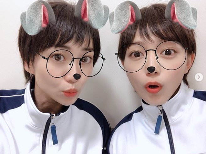 ウサギになった大島優子と川口春奈（画像は『川口春奈　2019年6月27日付Instagram「連日絶賛「教場」撮影中です。」』のスクリーンショット）