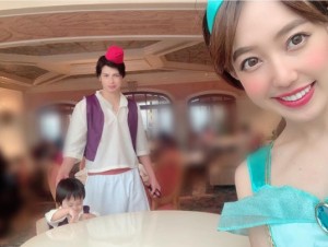 川崎希はジャスミン、アレクと息子はアラジンに（画像は『Nozomi Kawasaki 川崎希　2019年10月25日付Instagram「ディズニーハロウィンの仮装はアラジンにしたよ～」』のスクリーンショット）