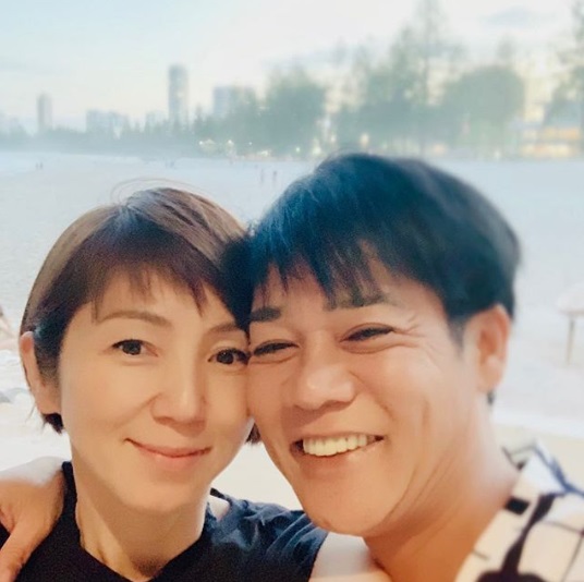 名倉潤・渡辺満里奈夫妻（画像は『Jun Nagura　2019年1月23日付Instagram「ヤバイもう冬休みが恋しくなって来てる」』のスクリーンショット）