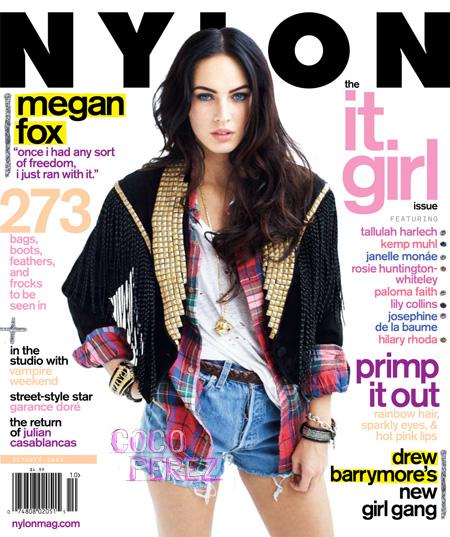 Nylon誌の表紙10月号のミーガン・フォックス。着込んだファッションにセクシーな表情がアンバランスだと話題に。