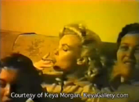KeyaGallery.comが公開した、女友達とともにマリリンがマリファナを吸っている映像がYouTubeでも話題に。ニューヨークの有名なセレブお宝コレクターが、オークション目的でこのテープを買い取った。