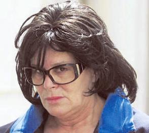 【EU発！Breaking News】なぜ？22年前の夫殺害容疑の女、かつら着用で法廷へ（アイルランド）