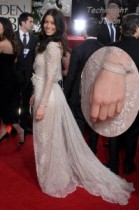 【イタすぎるセレブ達】Gグローブ授賞式の女優ジェシカ・ビール、「ジャスティンからの婚約指輪？　まだナイショ。」