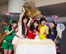 【エンタがビタミン♪】ももクロ・百田夏菜子が19歳に。恐竜がお祝いに駆けつける！