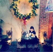 【エンタがビタミン♪】小嶋陽菜がNYで“秋元康ゆかりのカフェ”へ。名曲の歌詞が生まれた場所で感慨ひたる。