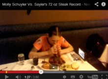 【米国発！Breaking News】小柄な34歳女性、2kgのステーキを2分44秒でたいらげ世界一に！（オレゴン州）＜動画あり＞
