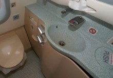 【米国発！Breaking News】オムツを流したら絶対にダメ！　トイレが故障し飛行機がまったく飛べず。（アリゾナ州）