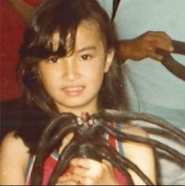 【エンタがビタミン♪】平子理沙、小3時代の写真に戸惑うファン。「美少女と巨大なクモ」