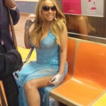 【イタすぎるセレブ達】マライア・キャリー、ゴージャスな高級ドレス姿で地下鉄に乗る。