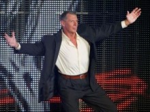 【米国発！Breaking News】米プロレス団体「WWE」、株価大暴落につき1日で350億円の損失。