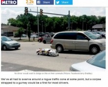 【米国発！Breaking News】渋滞道路で検視局のバンから“荷崩れ”。なんと遺体が！（ペンシルベニア州）