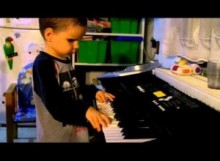 【海外発！Breaking News】神童！　3歳の盲目・天才ピアニストがスロバキアに現る。＜動画あり＞