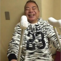 【エンタがビタミン♪】出川哲朗の“骨折”姿をナイナイ・岡村が公開。「リアルヤバイヨ」と心配される。