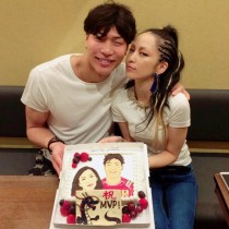 【エンタがビタミン♪】中島美嘉、夫・清水選手のアジア大会MVP＆誕生日を一緒お祝い。素敵な夫婦にファンも羨む。