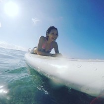 【エンタがビタミン♪】相武紗季、南国でサーフィン満喫。水着姿が眩しい！