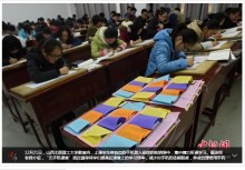 【海外発！Breaking News】中国の大学、授業中はスマホを「専用ポケット」に。取り組みは大成功！