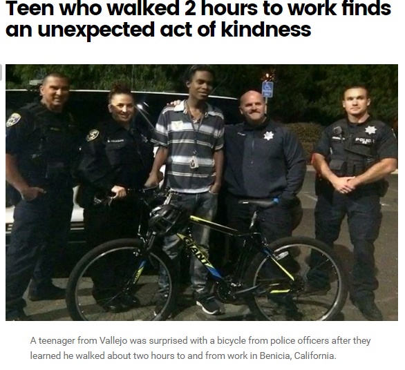 片道2時間半の徒歩通勤と聞き、警察官が青年に自転車をプレゼント（出典：http://viralvibes.net）