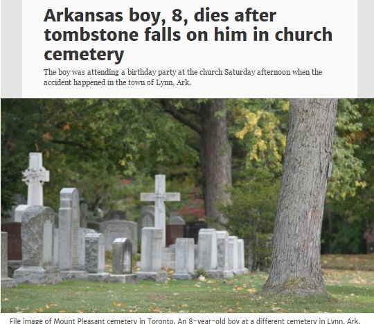 墓地で遊んでいた米8歳男児、墓石の下敷きになり死亡（出典：https://www.thestar.com）