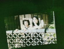 【エンタがビタミン♪】石田ゆり子＆ひかり姉妹　20年前の2ショットが「透明感半端ない」