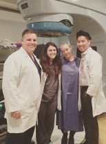 【イタすぎるセレブ達】シャナン・ドハーティー、乳がんによる乳房切除、化学療法、放射線治療を終えて笑顔